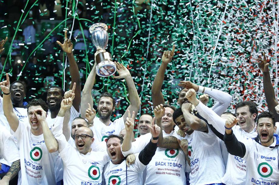 Il 2015 indimenticabile del basket a Sassari inizia con la Coppa Italia: l&#39;Armani Milano battuta in finale. LaPresse
